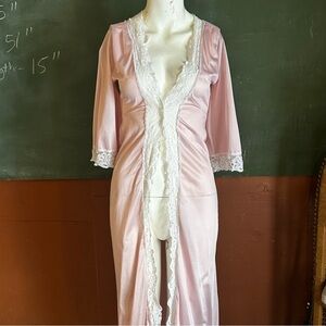 Vintage Elegant Pink Lace Trim Robe